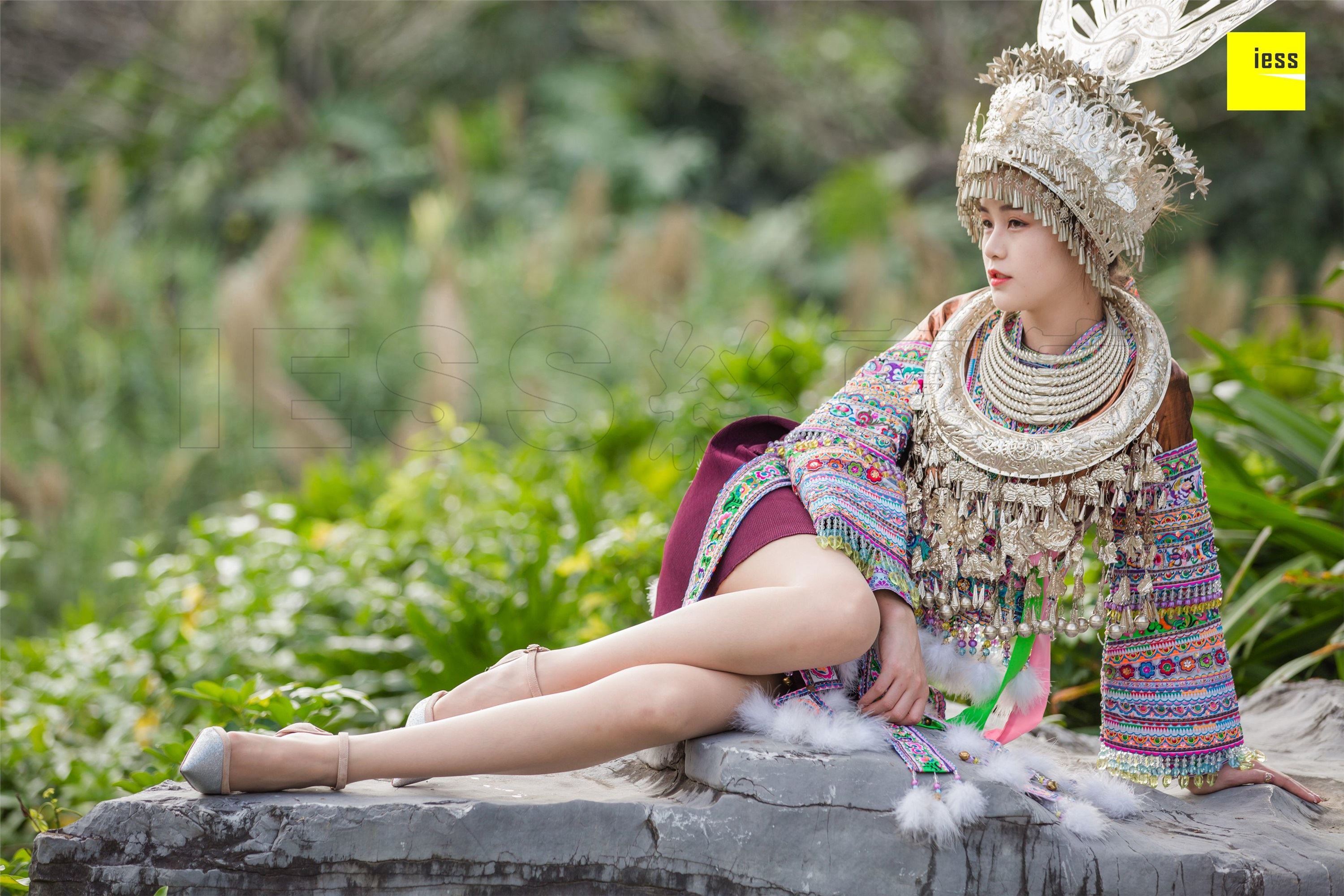 IESS异思趣向 2018.12.04《魔鬼周三》特刊45期：九妹- 穿丝袜的苗族九妹